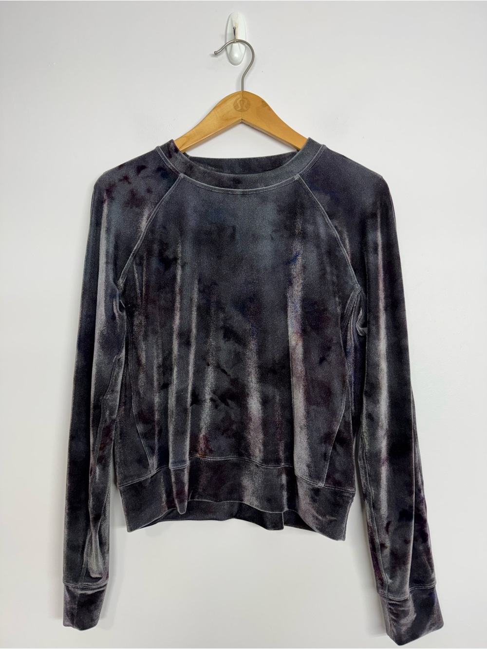 115: Lululemon Velour Warm Down Crew Interstellar Dark Grey Size 8? 21” PTP
